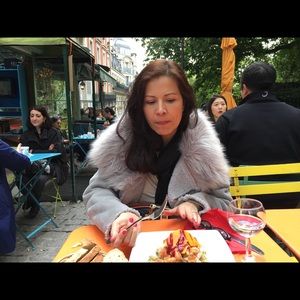 Meet your posher, Miryan